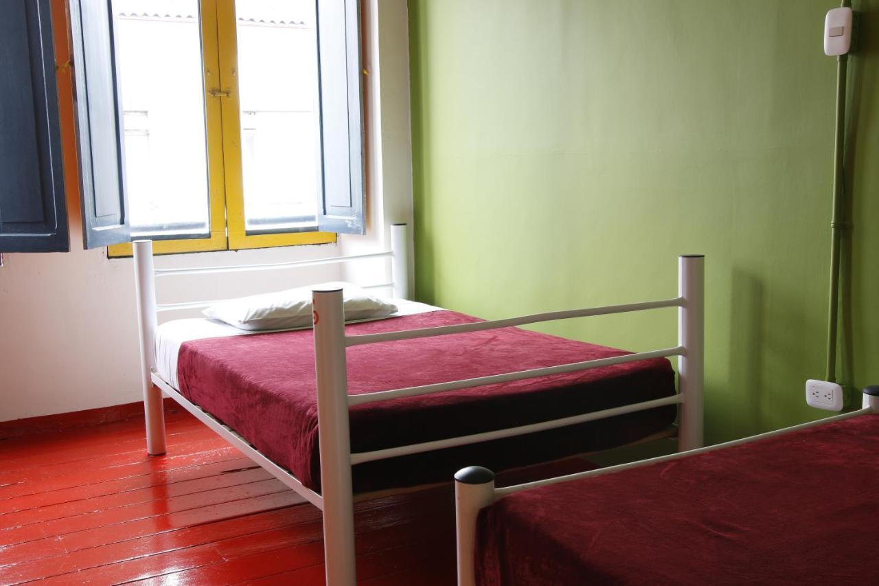 Golden Frog Hostel *