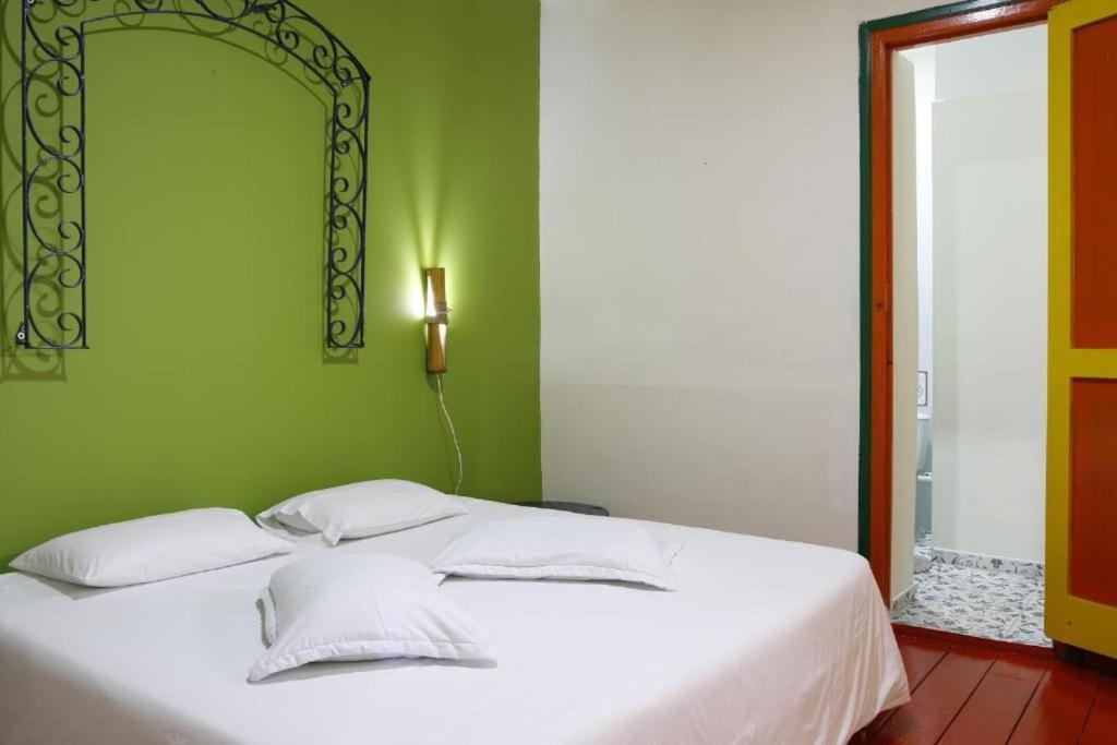 Golden Frog Hostel *